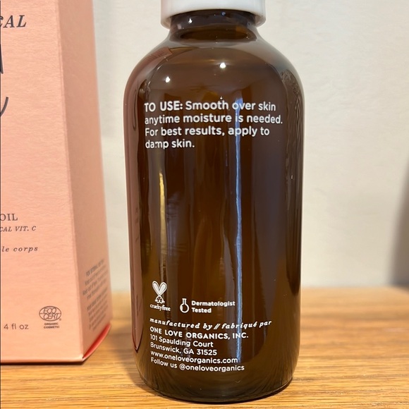 One Love Organics Botanical C Body Oil - Picture 3 of 7